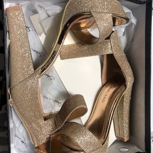 Womens Heels Rosegold Shimmer Size 8.5 Brand New